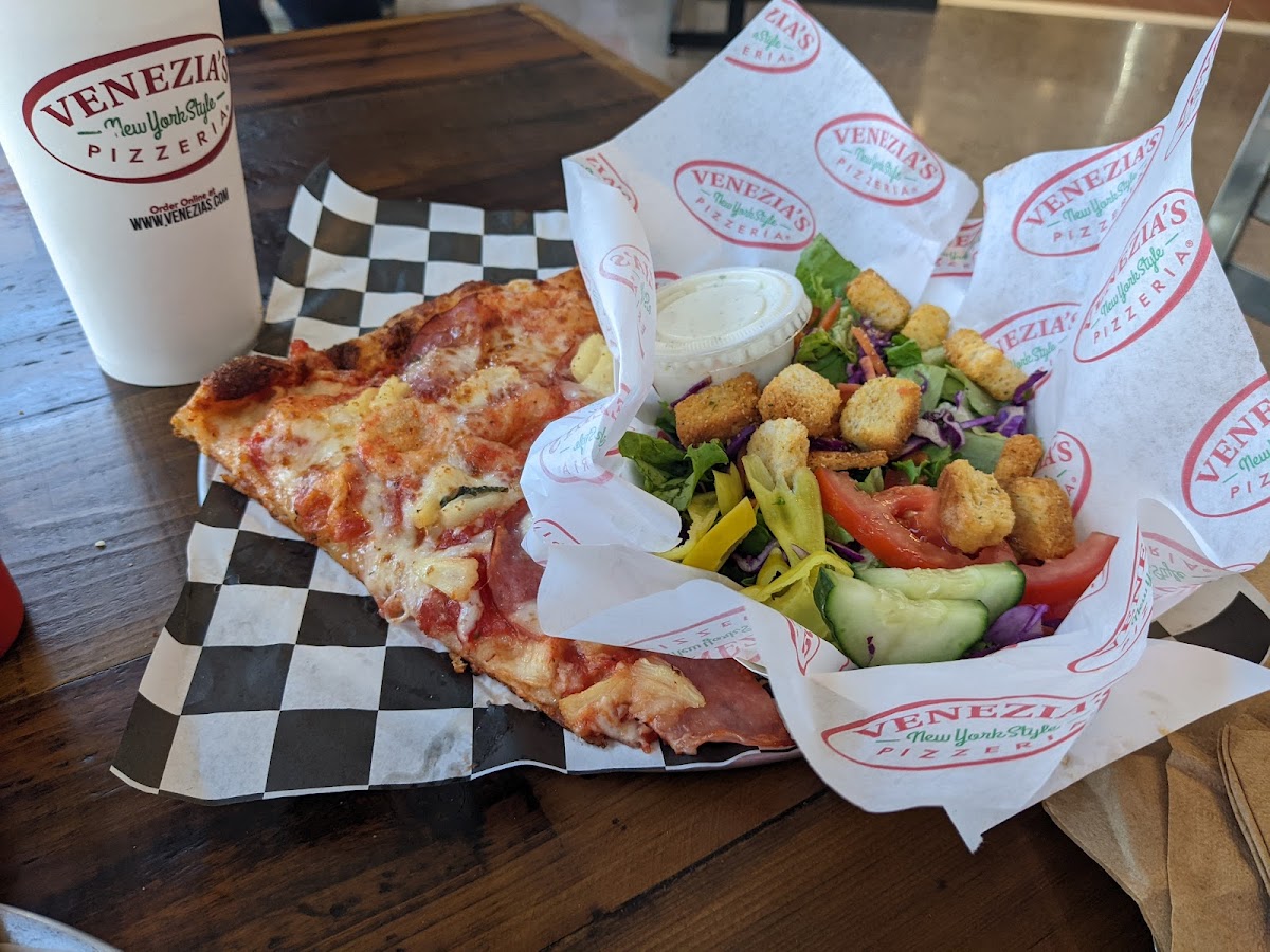 Venezia's New York Style Pizzeria-8